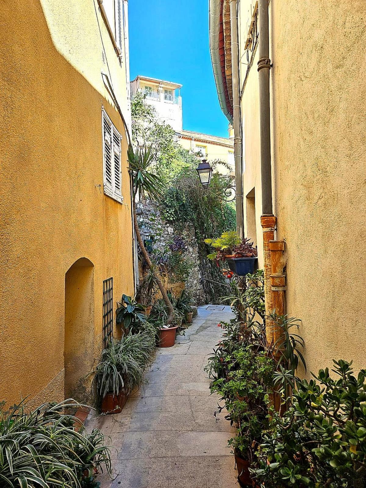Vieille Ville De Menton Bagian luar foto